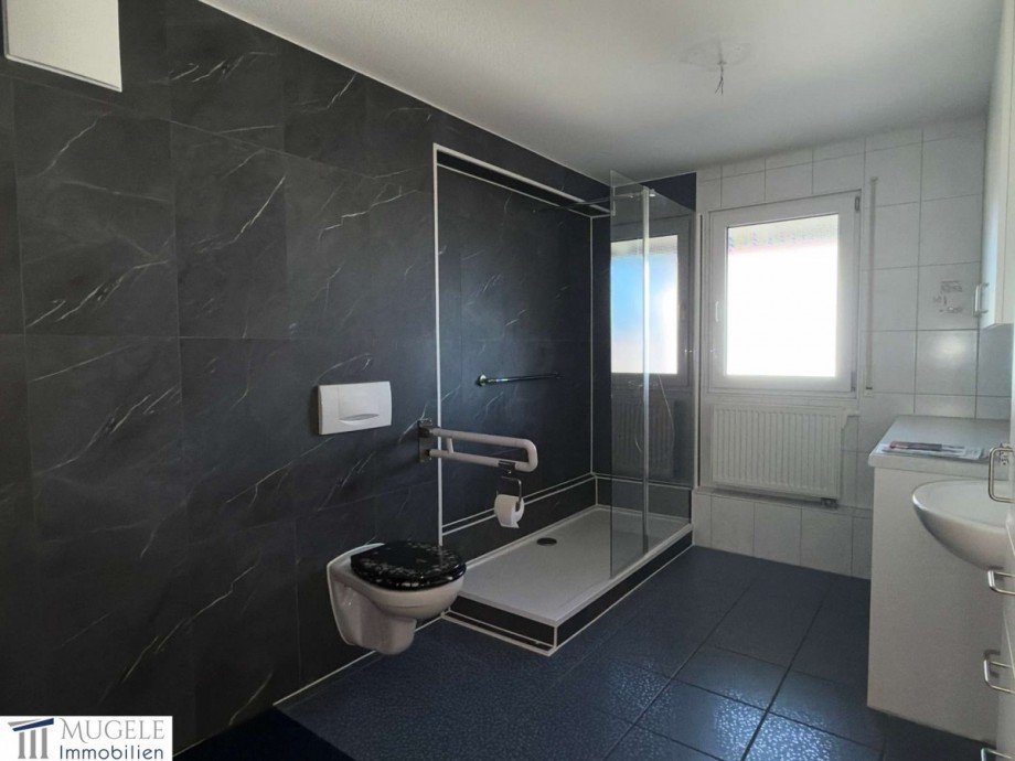 Badezimmer Etagenwohnung G�ufelden