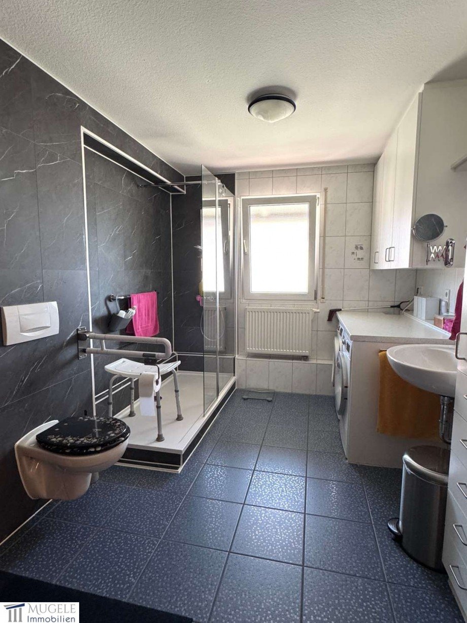 Badezimmer Etagenwohnung G�ufelden