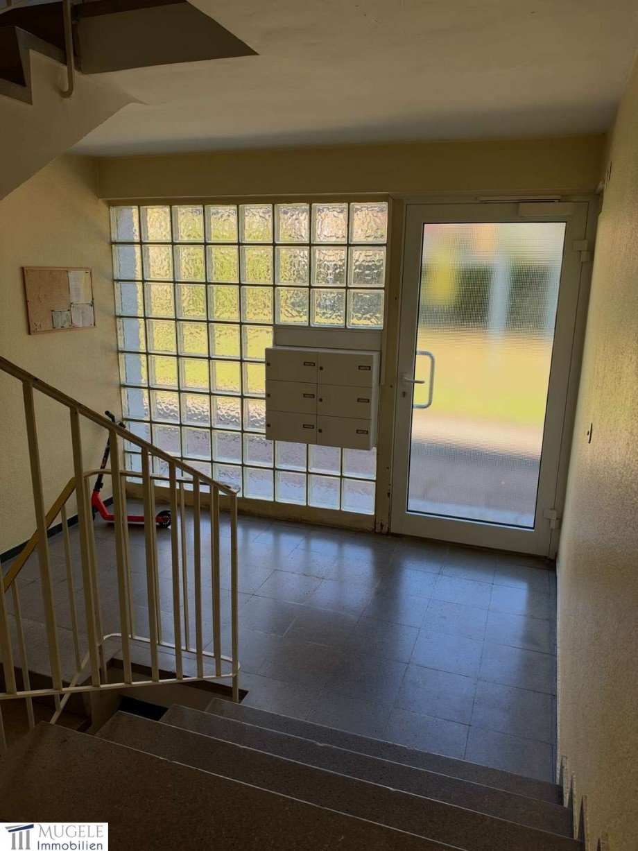 Treppenhaus/Eingangsbereich Etagenwohnung B�blingen