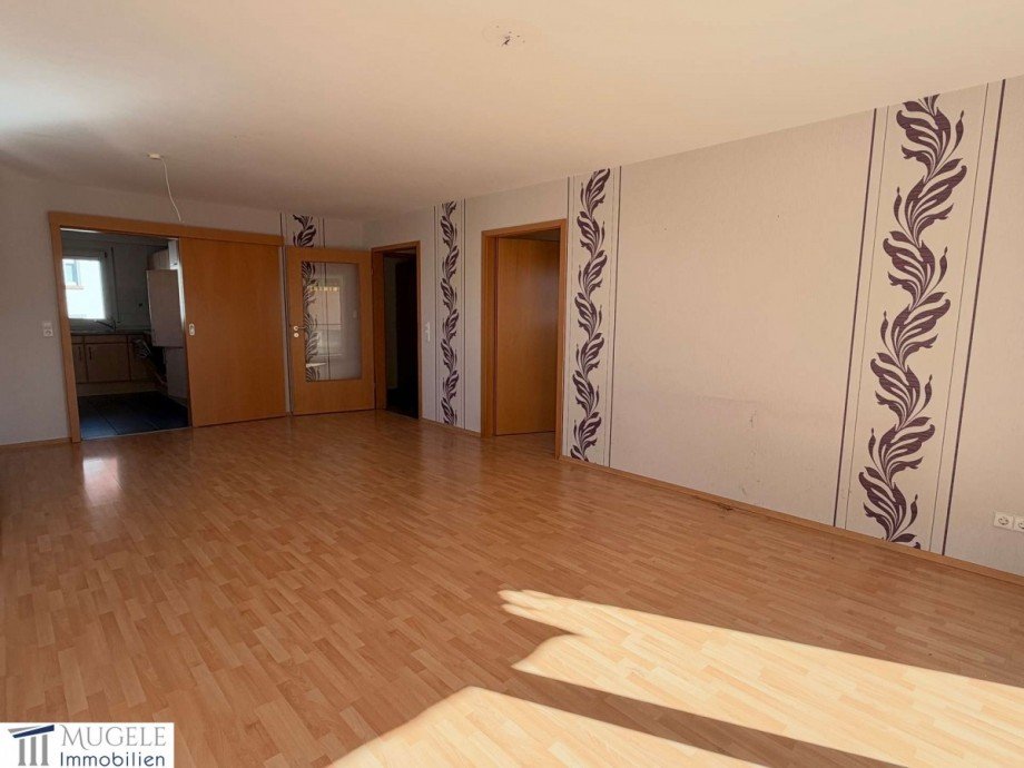 Wohn/Essbereich Etagenwohnung G�ufelden