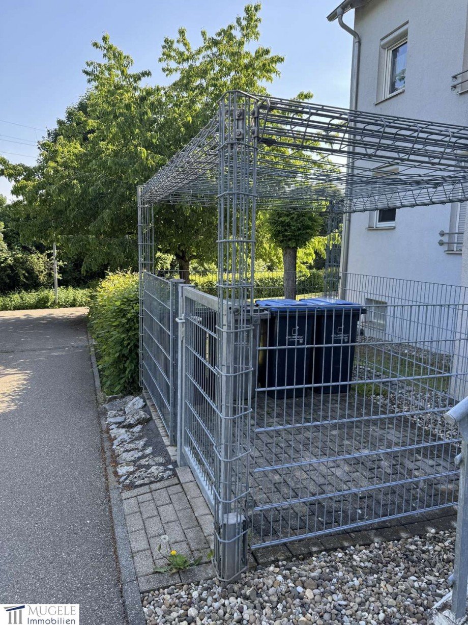 geordneter Abfallbereich Dachgeschosswohnung Renningen