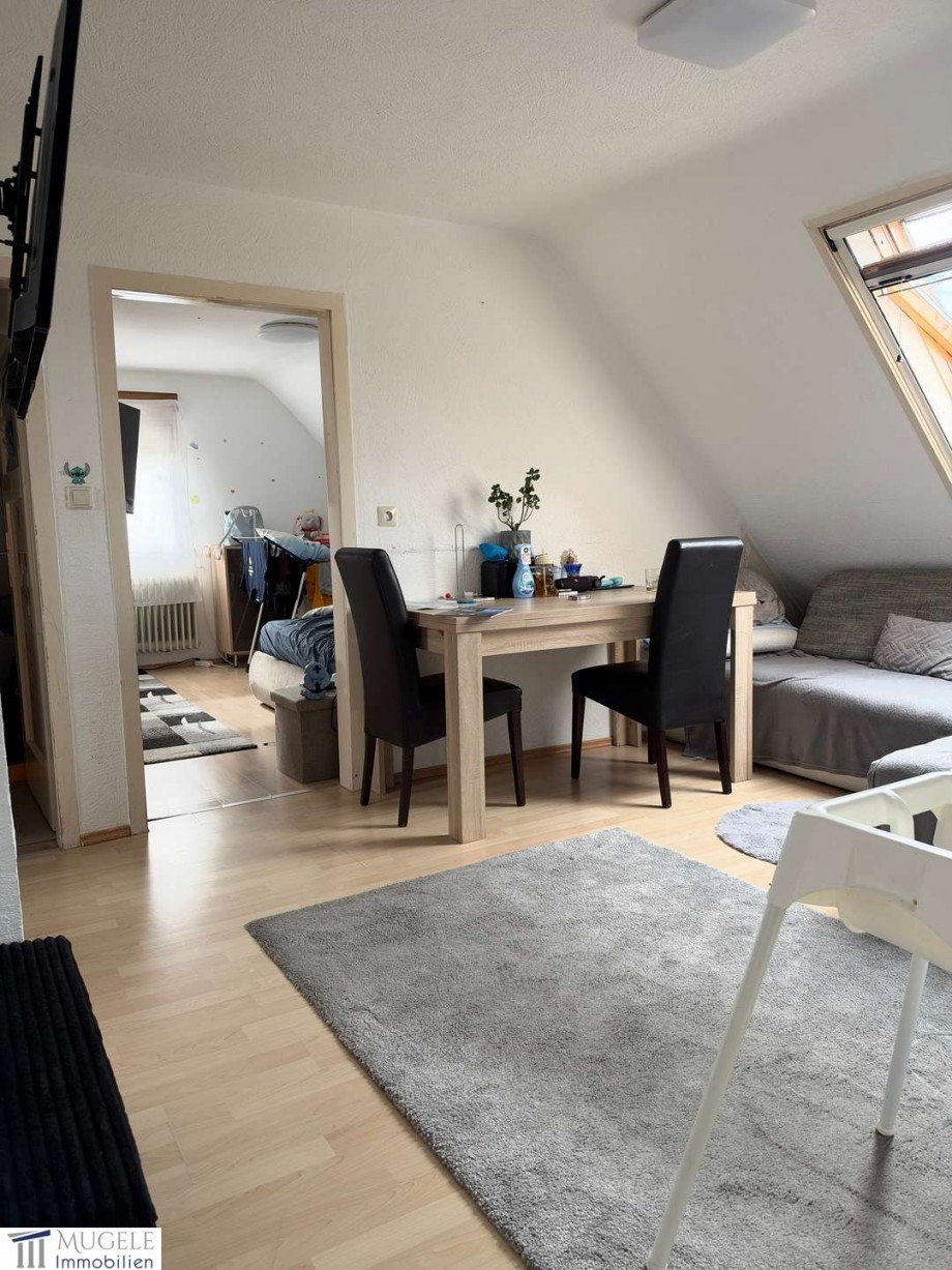 Wohn/ Esszimmer Dachgeschosswohnung B�blingen