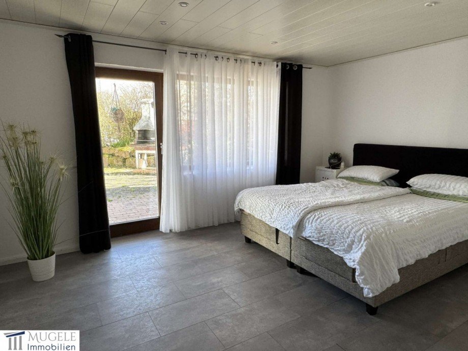 Schlafzimmer UG Einfamilienhaus Sch�mberg