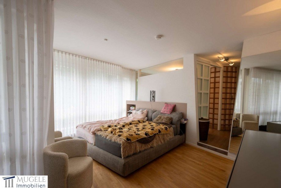 Schlafzimmer mit En-Suite-Badezimmer Einfamilienhaus Nufringen