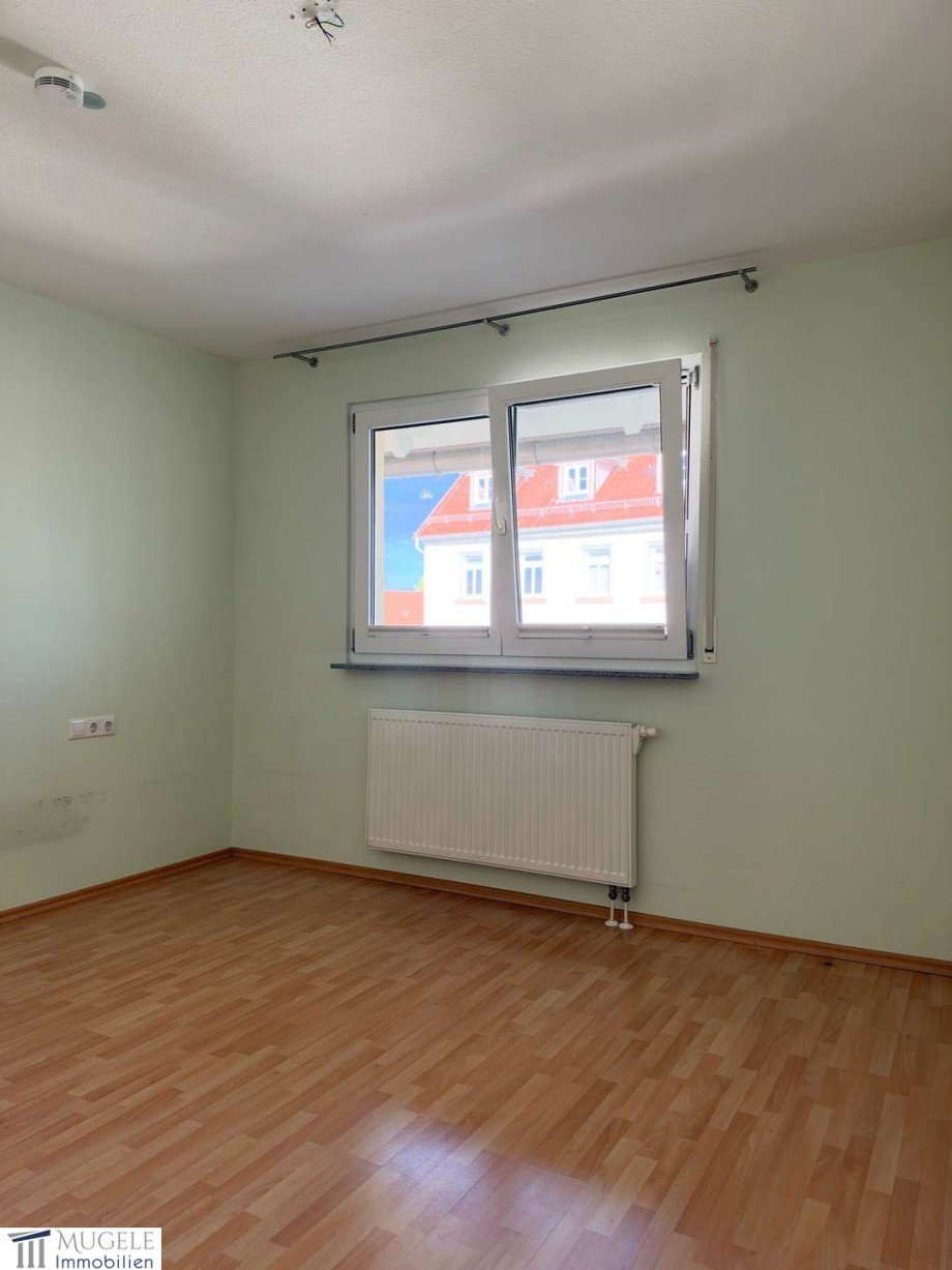 Kinderzimmer/B�ro Etagenwohnung G�ufelden
