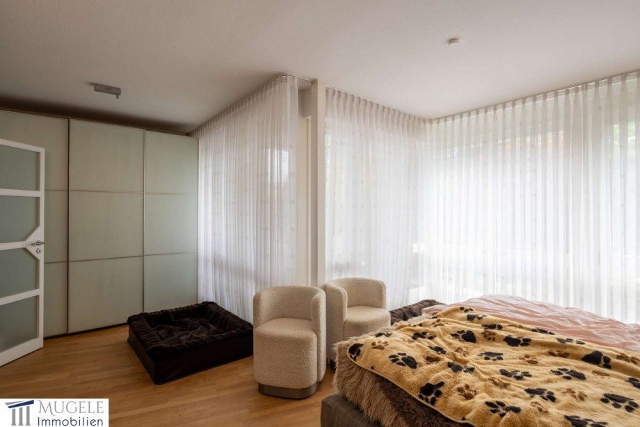 Schlafzimmer mit En-Suite-Badezimmer Einfamilienhaus Nufringen