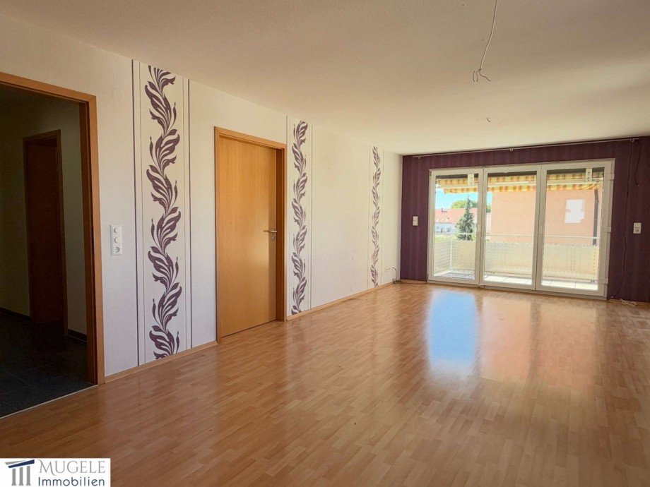 Wohn/Essbereich Etagenwohnung G�ufelden