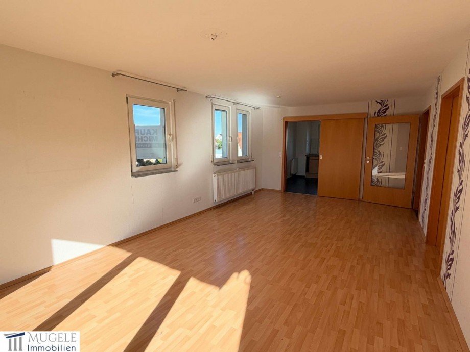 Wohn/Essbereich Etagenwohnung G�ufelden