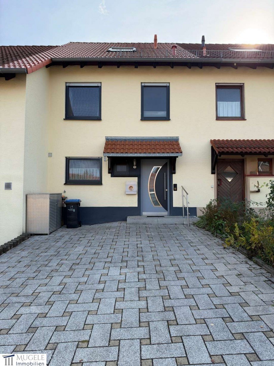 Hausansicht Reihenmittelhaus G�ufelden