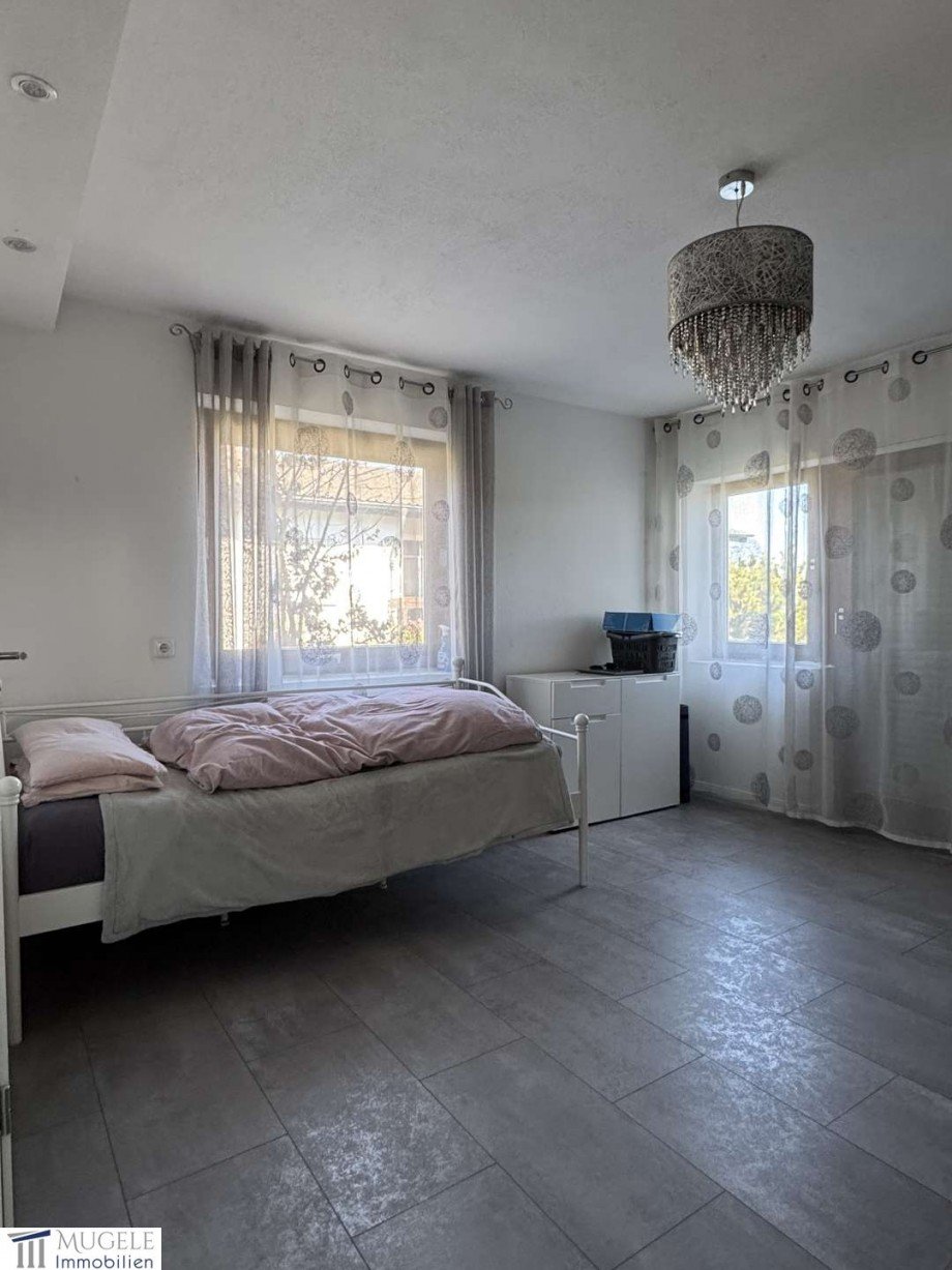 Schlafzimmer UG Einfamilienhaus Sch�mberg