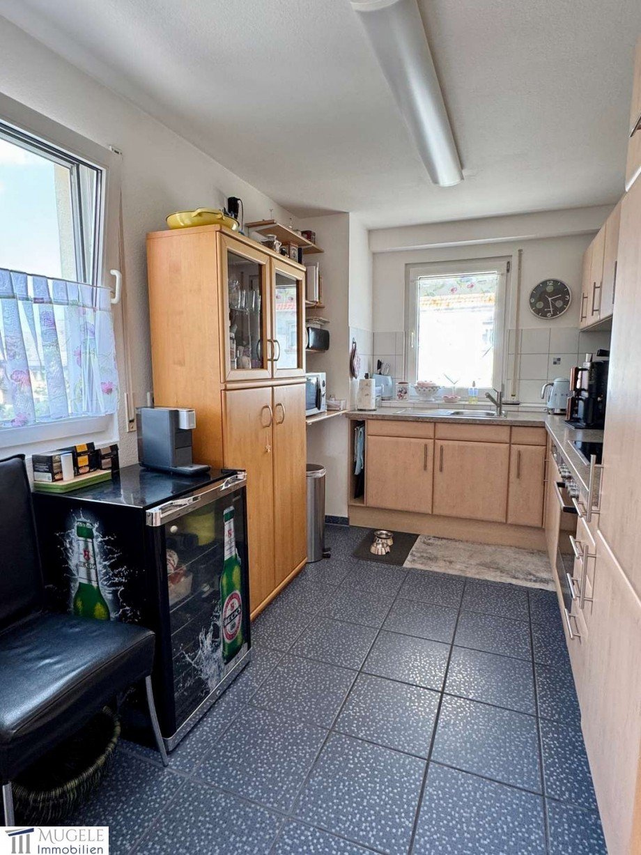 Einbauk�che Etagenwohnung G�ufelden