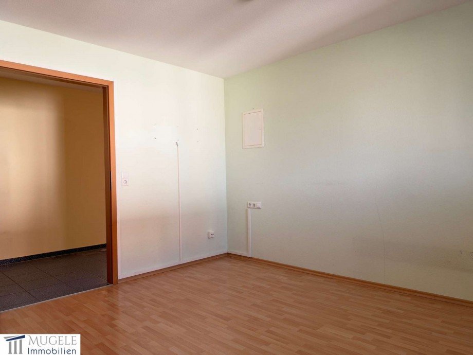 Kinderzimmer/B�ro Etagenwohnung G�ufelden