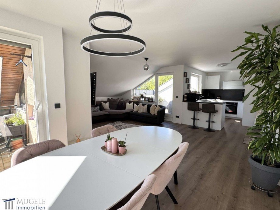 Ess/Wohnbereich/offene K�che Dachgeschosswohnung Sindelfingen