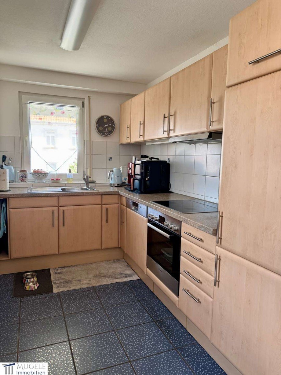 Einbauk�che Etagenwohnung G�ufelden
