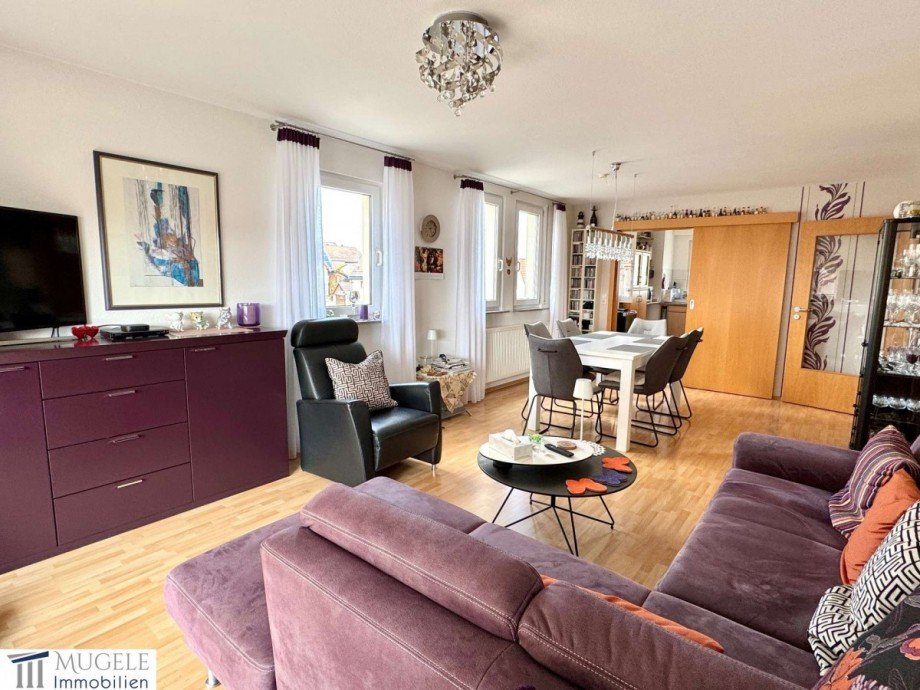 Wohn/Essbereich Etagenwohnung G�ufelden